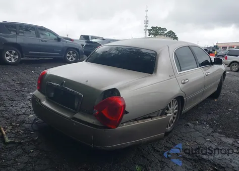 2003 Lincoln Town Car Signature из США, поврежденный, VIN 1LNHM82W43Y631388